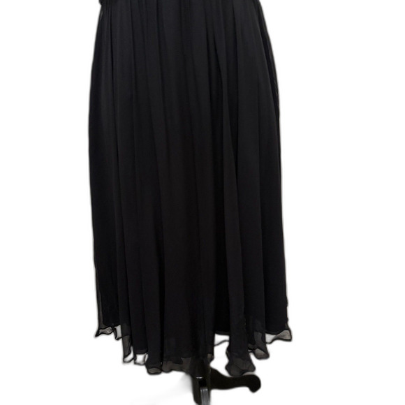 Suzi Chin for Maggy Boutique 100% Silk Dress‎ Cap Sleeve LBD Feminine Size 8 - Picture 4 of 7